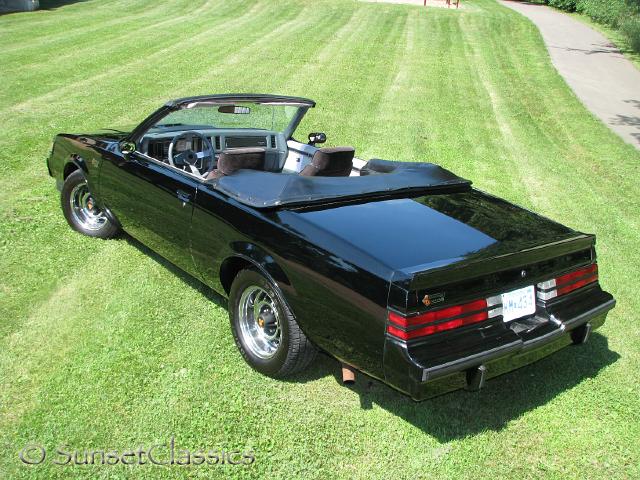 Un Buick Grand National........convertible !!! 1987-buick-grand-national-350